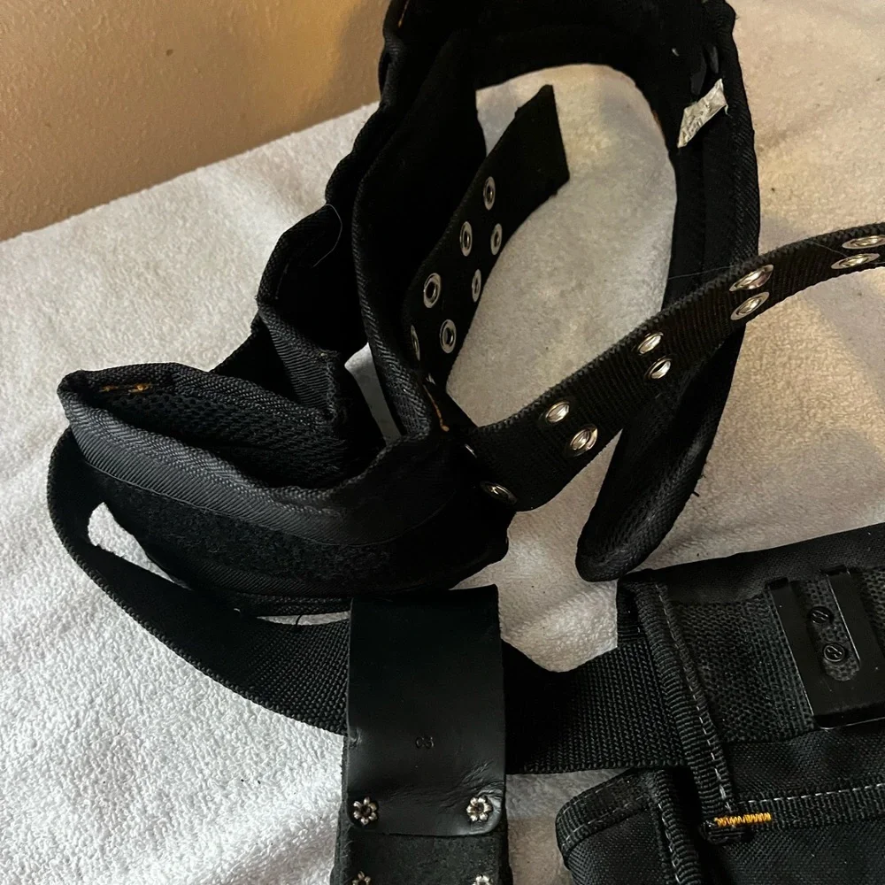 CLC Tool Works & Klein 4 Pc Belt/Pouch Set